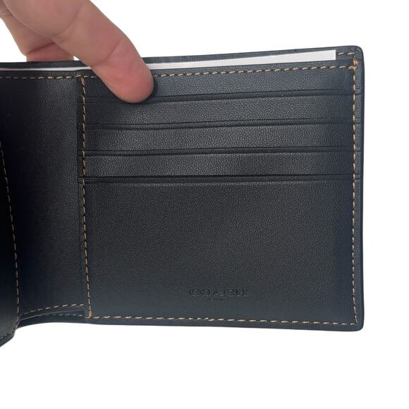 Coach Wallet In Signature Canvas With Varsity Stripe - Picture 8 of 9